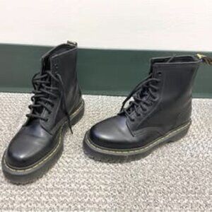 Dr Martens Size 8 Women 1460 Bex